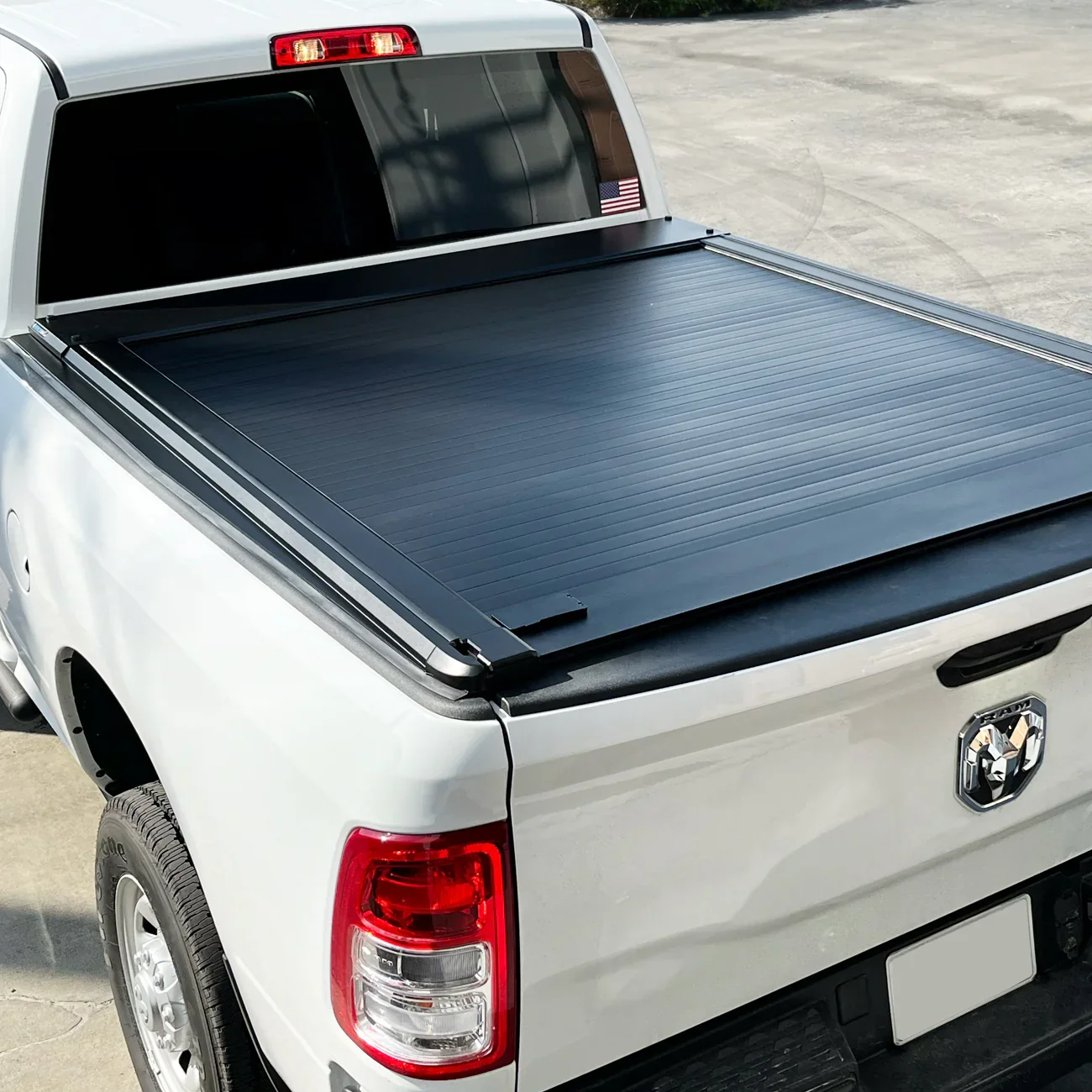 Ram 1500 (5.7ft Bed) MR Retractable PRO Tonneau Cover - Image 3